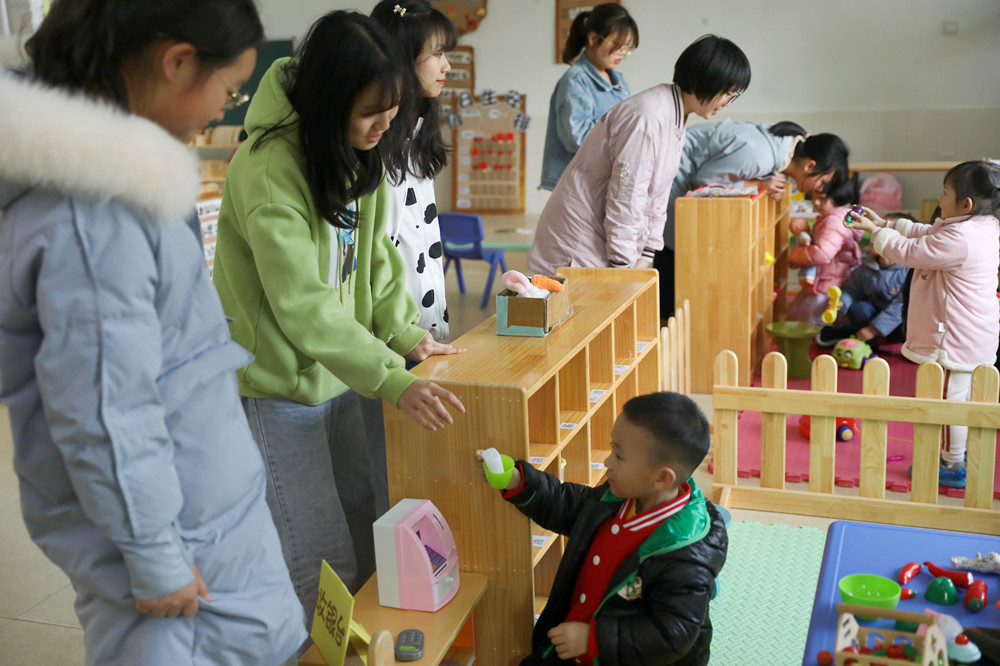 学生用心，幼儿开心，家长放心      ——德甲联赛官网开设“四点半课堂”