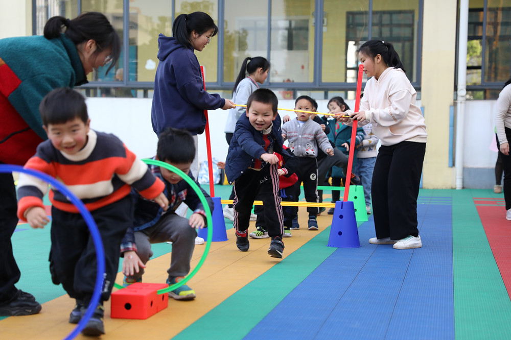 学生用心,幼儿开心,家长放心 ——德甲联赛官网开设“四点半课堂” 学生用心,幼儿开心,家长放心 ——德甲联赛官网开设“四点半课堂”
