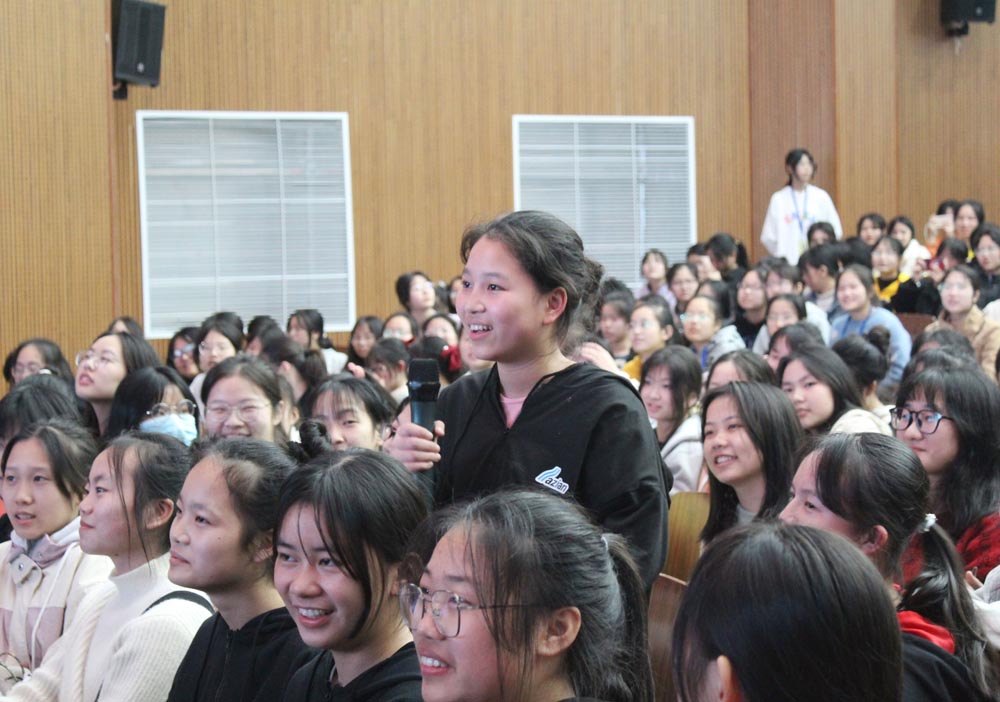 自知•自爱•自律——德甲联赛官网耒阳学院举行女生专题教育讲座 自知•自爱•自律——德甲联赛官网耒阳学院举行女生专题教育讲座
