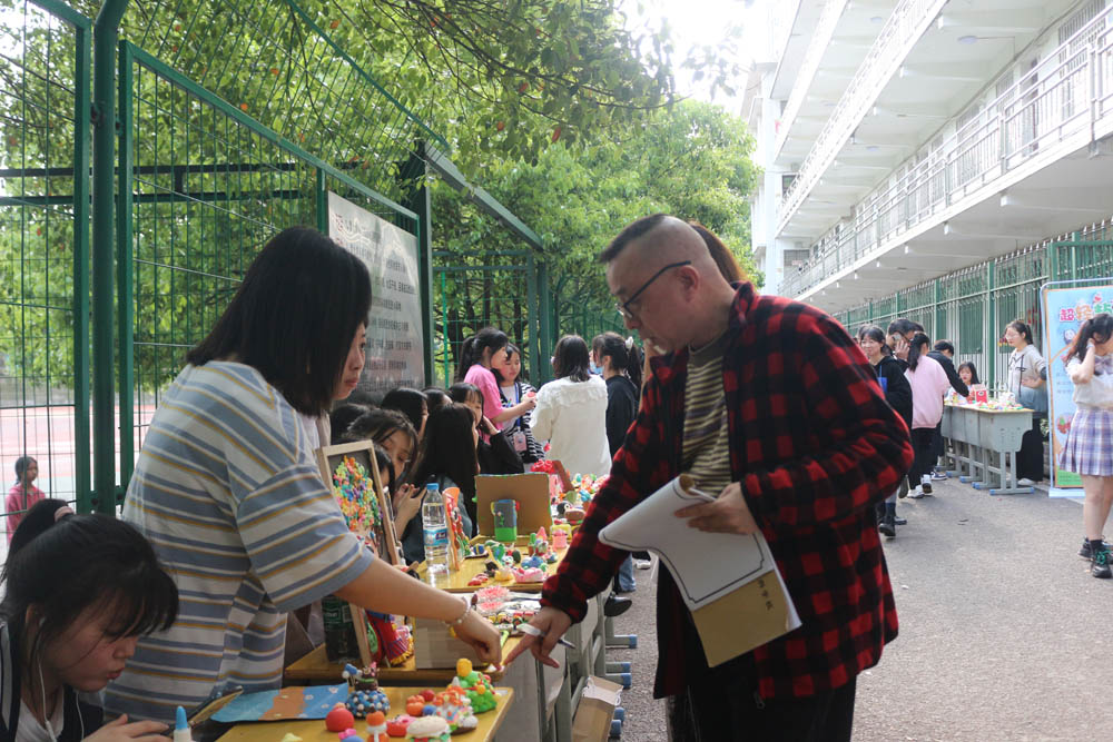 “黏土轻轻,手工相惜”——衡阳幼高专耒阳学院成功举办超轻黏土手工作品教学成果展 “黏土轻轻,手工相惜”——衡阳幼高专耒阳学院成功举办超轻黏土手工作品教学成果展