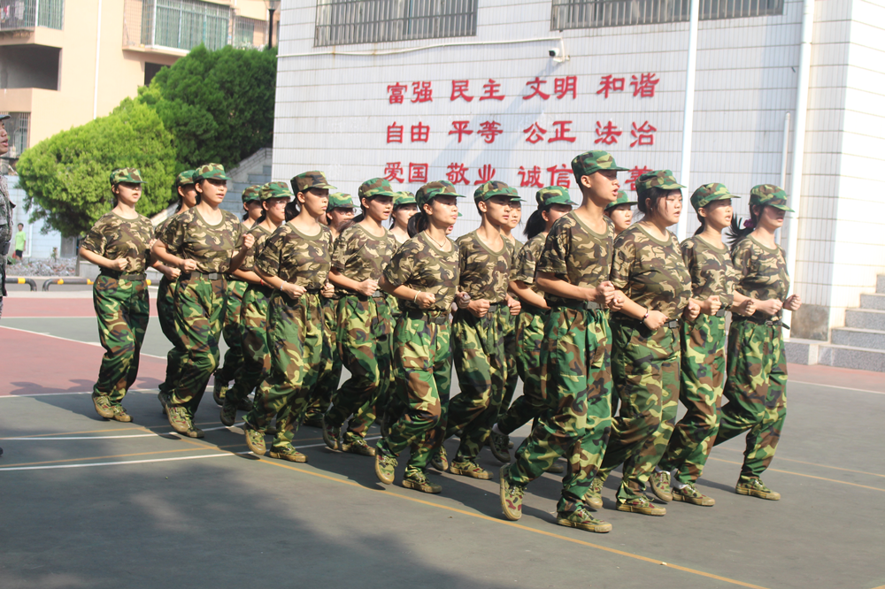 德甲附属艺术中专2021级新生军训圆满结束
