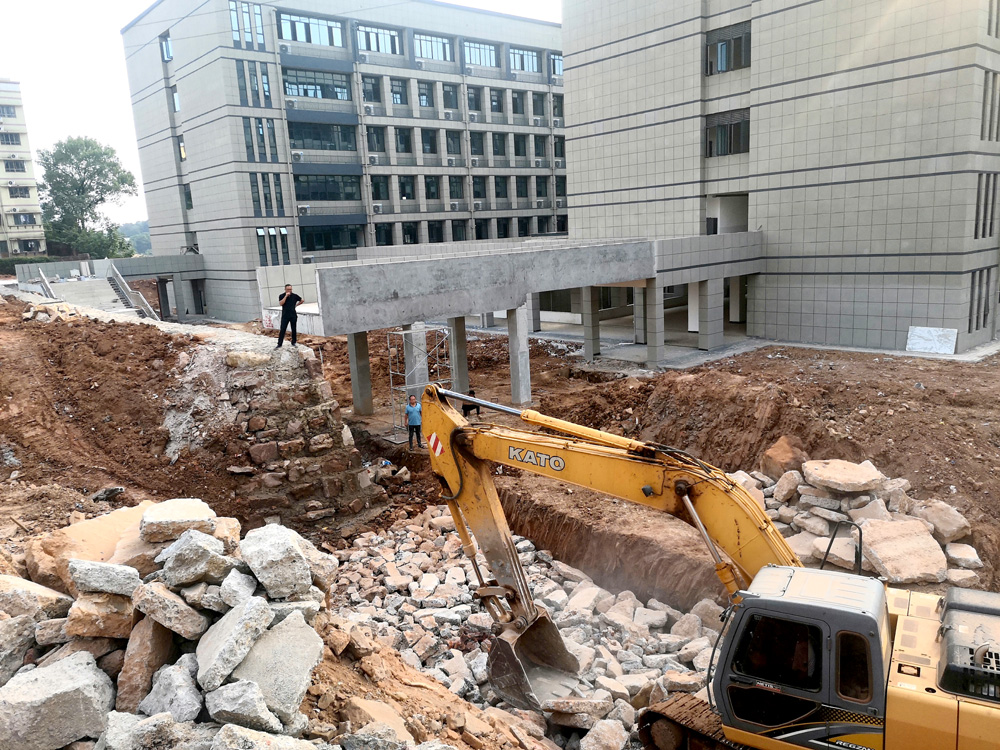 衡阳幼高专主要领导调度推进新校区一期工程建设 衡阳幼高专主要领导调度推进新校区一期工程建设