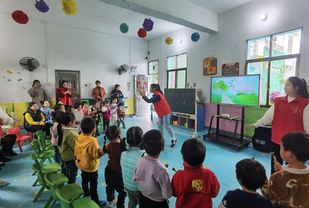 “我为乡村幼儿园办实事” ——衡阳幼高专学前教育学院师生为结对帮扶幼儿园送教送培到园 “我为乡村幼儿园办实事” ——衡阳幼高专学前教育学院师生为结对帮扶幼儿园送教送培到园