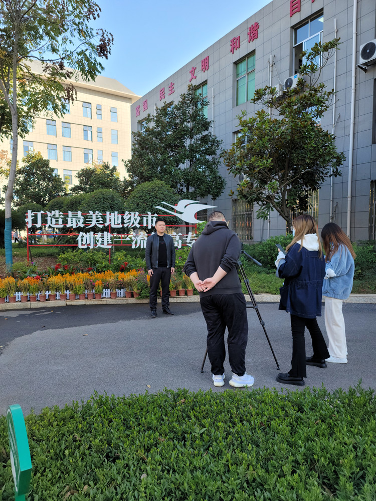 德甲联赛官网接受湖南广电公共频道消费扶贫大赛采访 德甲联赛官网接受湖南广电公共频道消费扶贫大赛采访