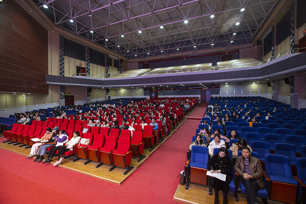 德甲联赛官网举行首次大学英语应用能力考试 考前辅导讲座 德甲联赛官网举行首次大学英语应用能力考试 考前辅导讲座