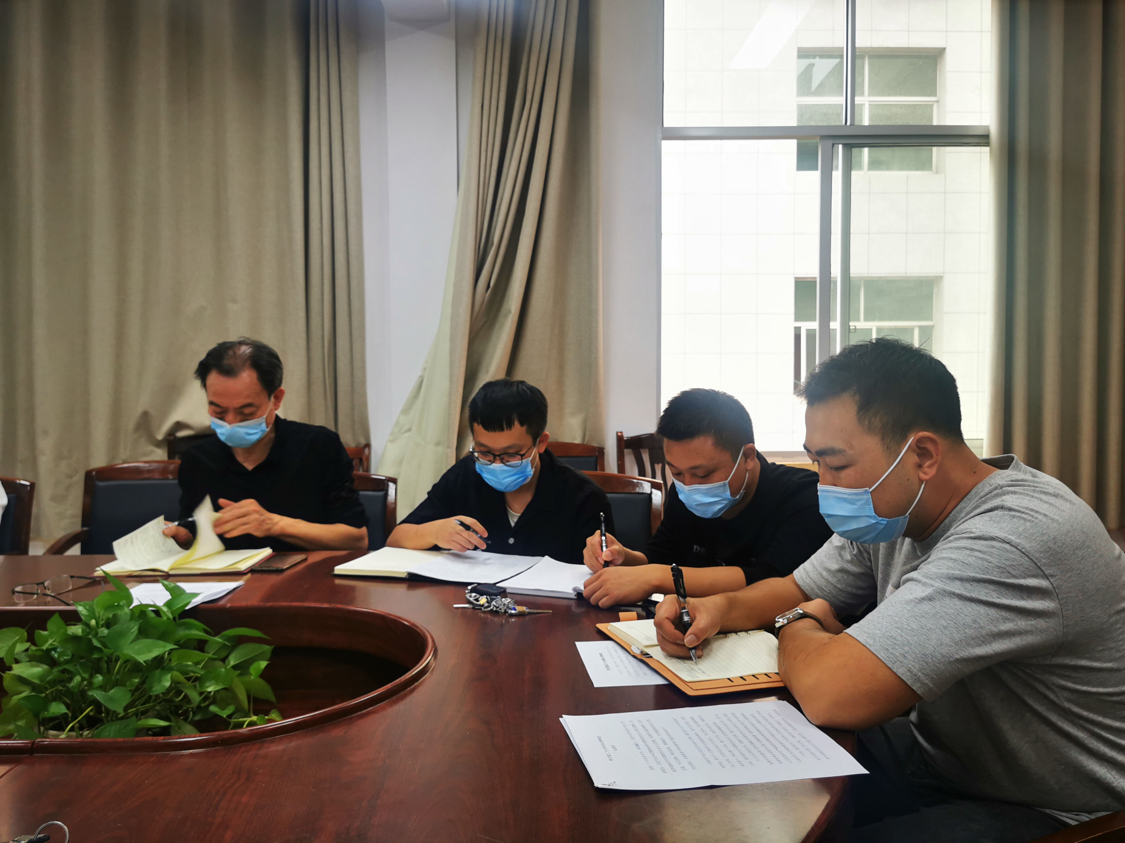 德甲机关第三党支部学习贯彻党的二十大精神