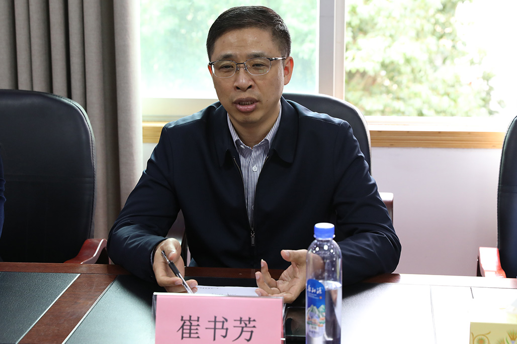 湖南省教育厅职成处处长崔书芳来德甲调研指导工作 湖南省教育厅职成处处长崔书芳来德甲调研指导工作