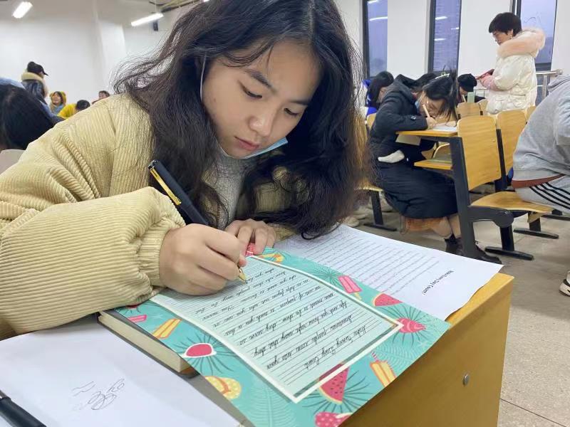 见字如面,“英”你精彩 ---德甲联赛官网举行第三届英语书写大赛活动 见字如面,“英”你精彩 ---德甲联赛官网举行第三届英语书写大赛活动