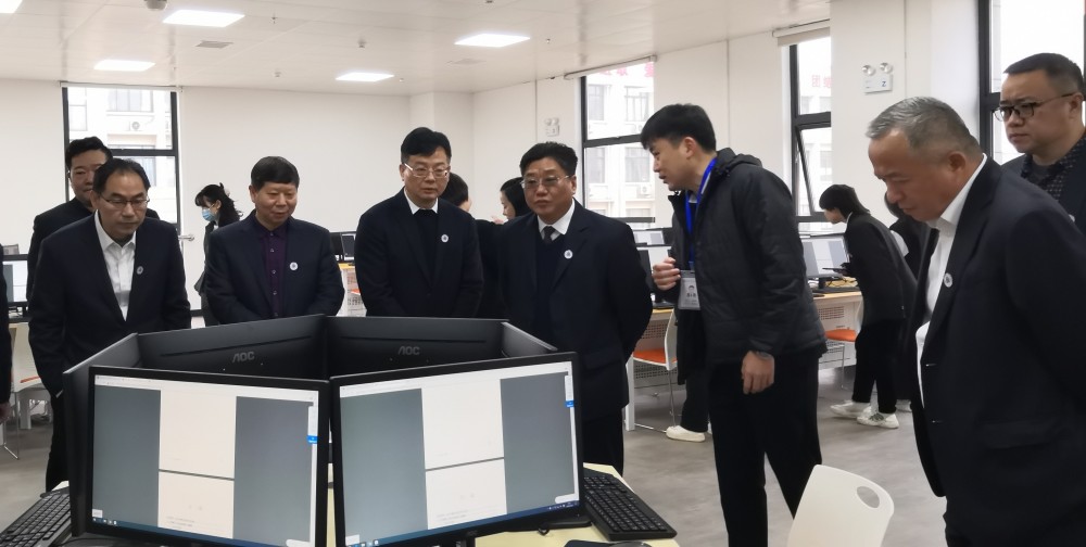 德甲联赛官网图书馆全新试开放,迎来首批“客人” 德甲联赛官网图书馆全新试开放,迎来首批“客人”