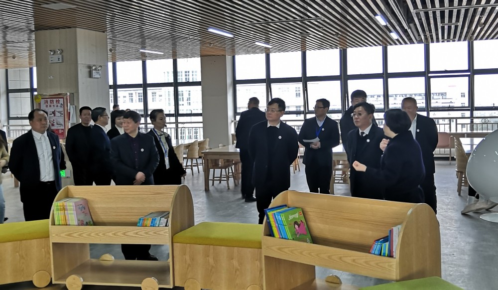 德甲联赛官网图书馆全新试开放,迎来首批“客人” 德甲联赛官网图书馆全新试开放,迎来首批“客人”
