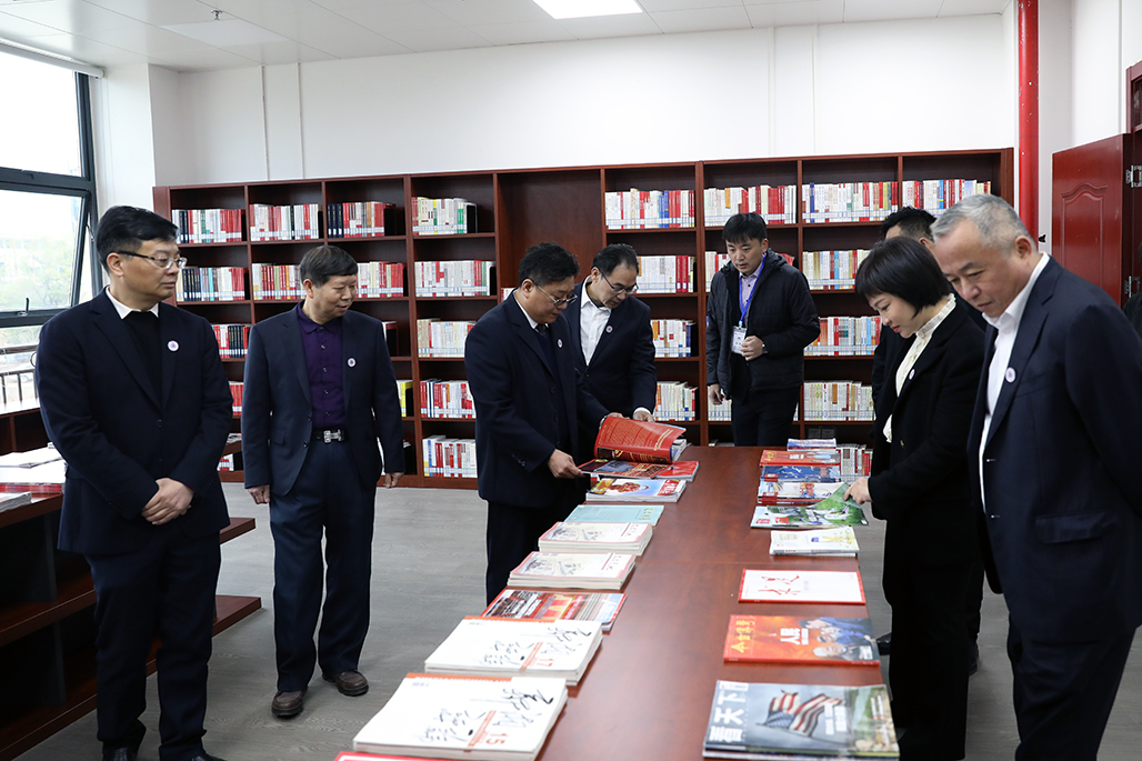 德甲联赛官网图书馆全新试开放,迎来首批“客人” 德甲联赛官网图书馆全新试开放,迎来首批“客人”