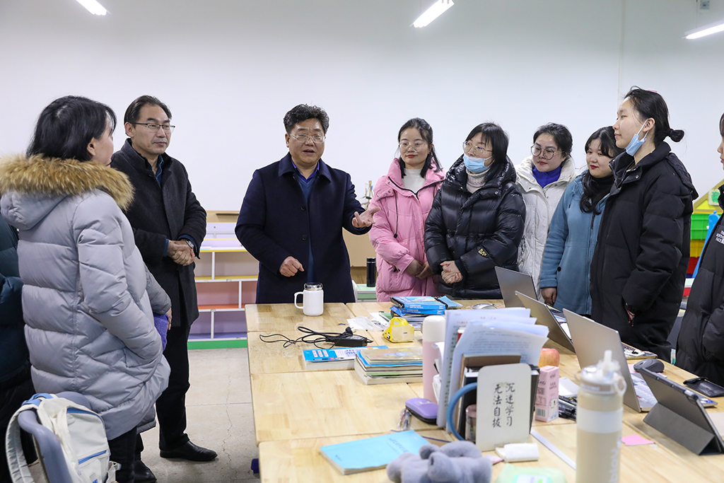 校长邓昌大看望慰问德甲省职业院校技能竞赛备赛师生 校长邓昌大看望慰问德甲省职业院校技能竞赛备赛师生