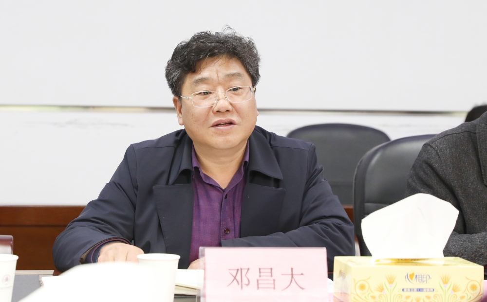 市人大常委会副主任谢明芳率队来德甲调研音乐教育教学工作