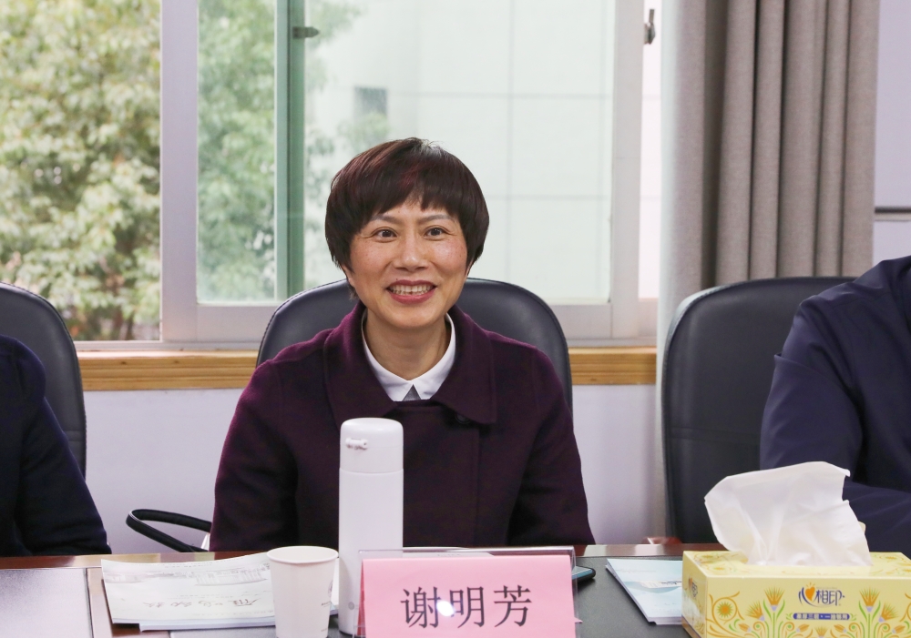 市人大常委会副主任谢明芳率队来德甲调研音乐教育教学工作