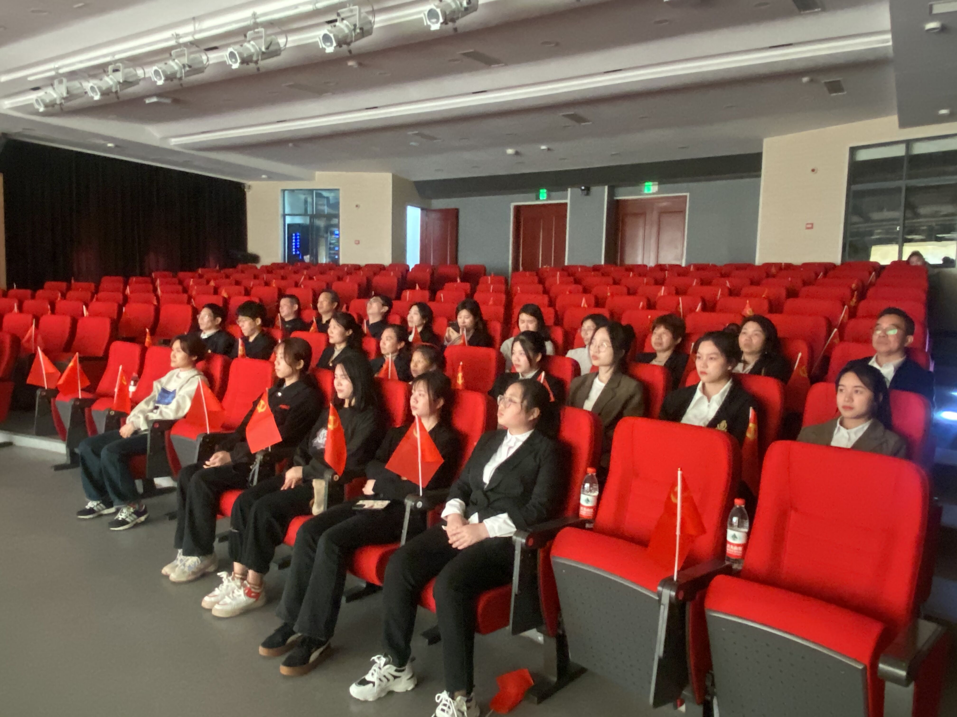 领略巾帼风采 弘扬铿锵精神—德甲联赛官网马院到衡阳党史馆开展主题党日暨实践研修活动 领略巾帼风采 弘扬铿锵精神—德甲联赛官网马院到衡阳党史馆开展主题党日暨实践研修活动