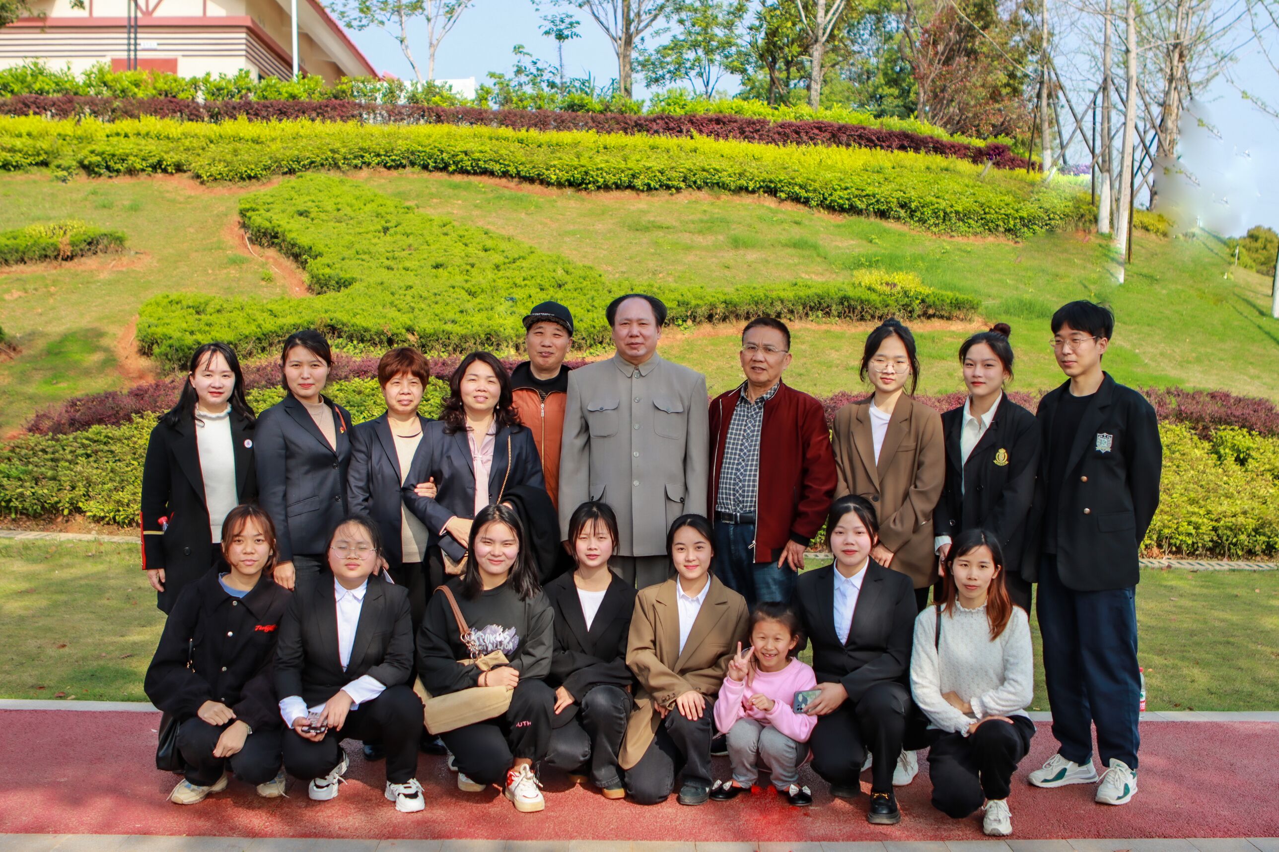 领略巾帼风采 弘扬铿锵精神—德甲联赛官网马院到衡阳党史馆开展主题党日暨实践研修活动 领略巾帼风采 弘扬铿锵精神—德甲联赛官网马院到衡阳党史馆开展主题党日暨实践研修活动