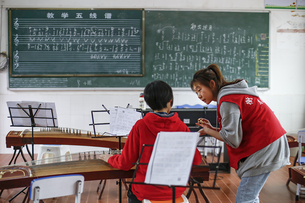 “艺”起成长,伴你同行 ——德甲联赛官网志愿者赴衡南县松江联合学校长岭校区开展支教帮扶活动 “艺”起成长,伴你同行 ——德甲联赛官网志愿者赴衡南县松江联合学校长岭校区开展支教帮扶活动