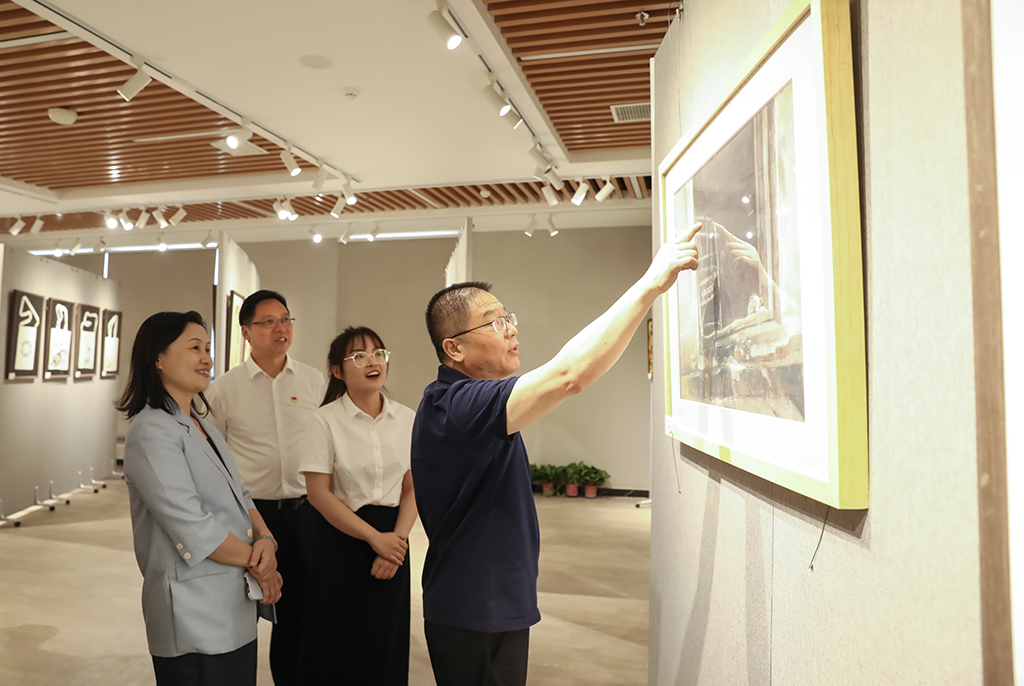 德甲联赛官网艺术系举行“以学促干 艺心向党”主题作品展 德甲联赛官网艺术系举行“以学促干 艺心向党”主题作品展
