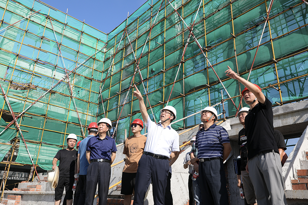 校领导深入学校基建项目施工现场检查指导工作 校领导深入学校基建项目施工现场检查指导工作